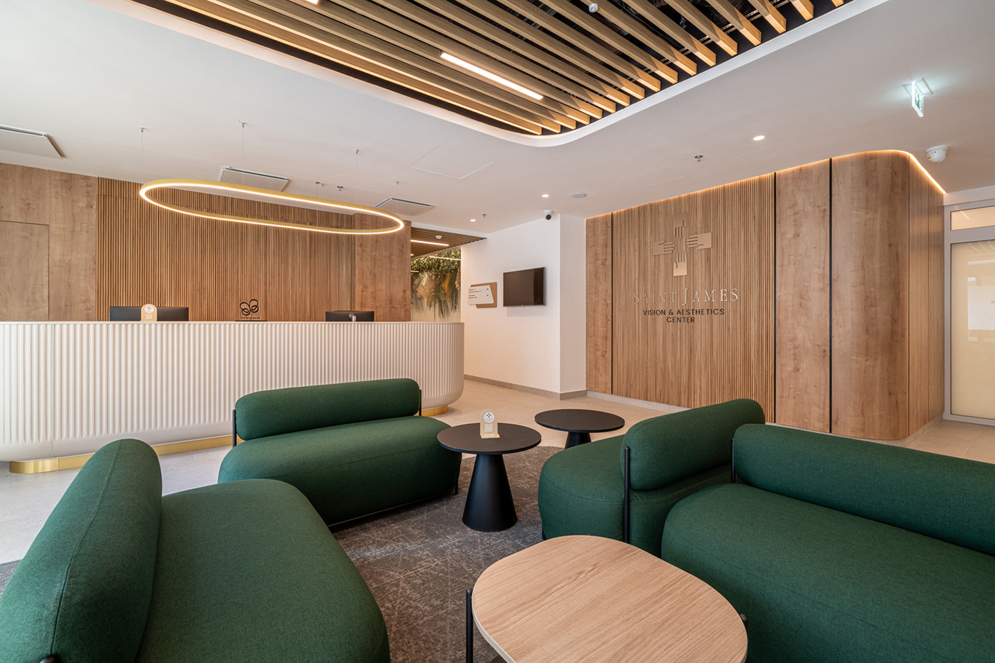 Saint James Szemészeti Központ